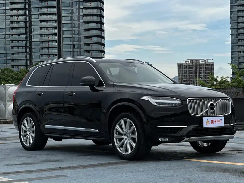 Volvo XC90 — фото 3