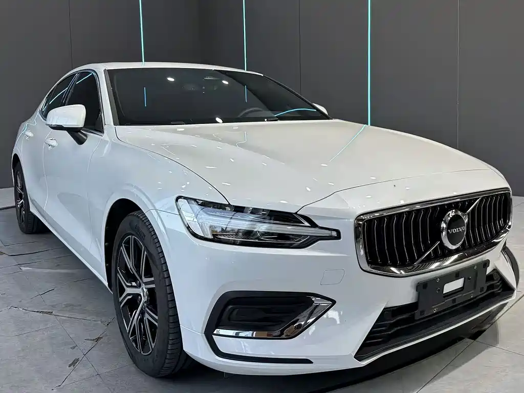 Volvo S60 — фото 3