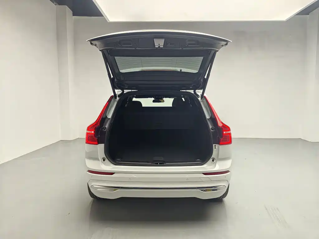 Volvo XC60 — фото 2
