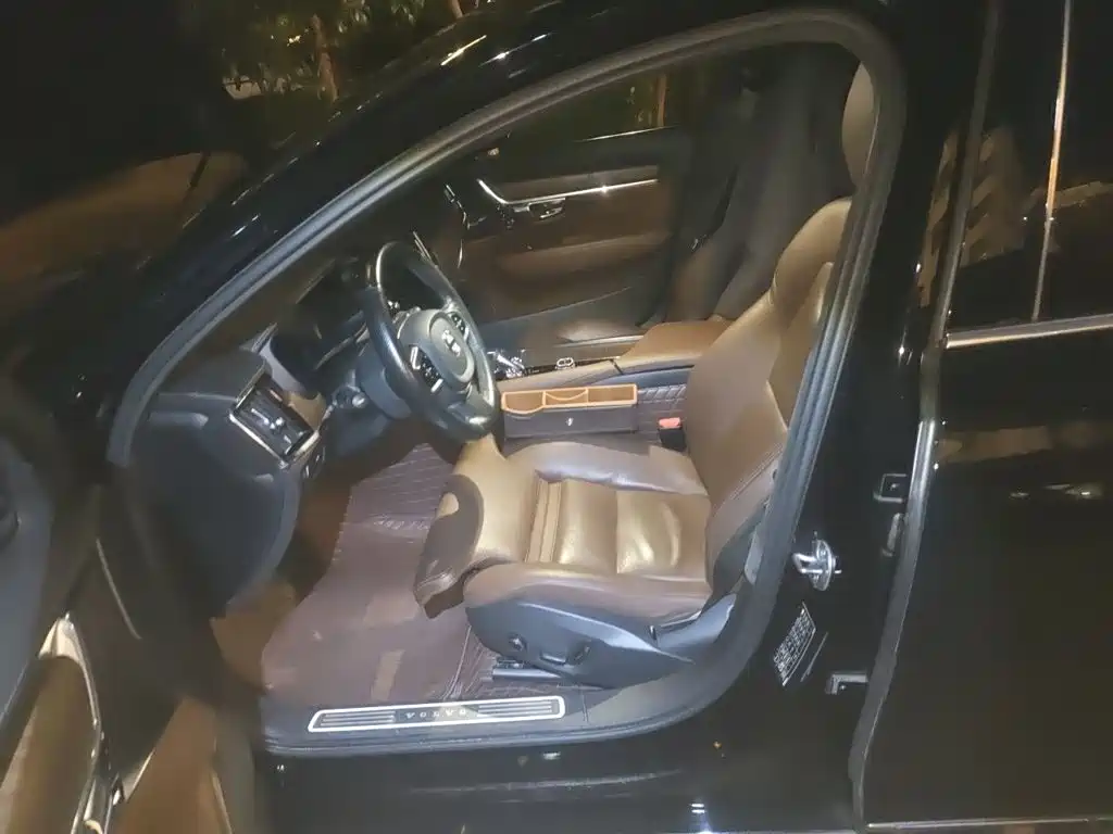 Volvo S90 — фото 11