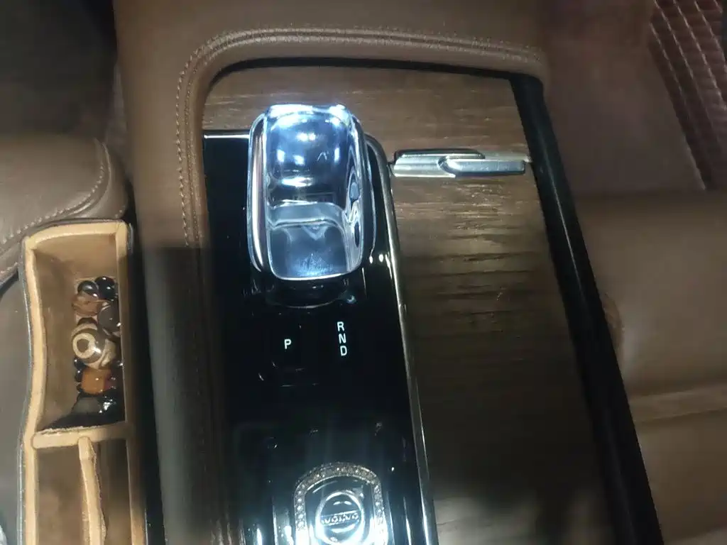 Volvo S90 — фото 10