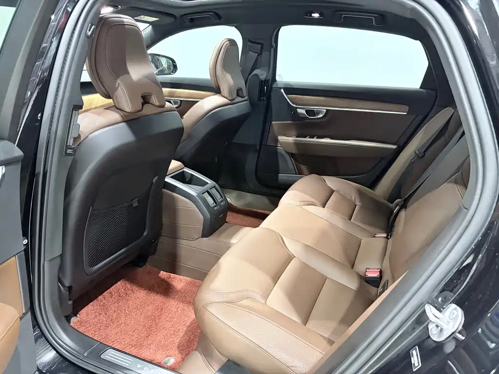 Volvo S90 — фото 14