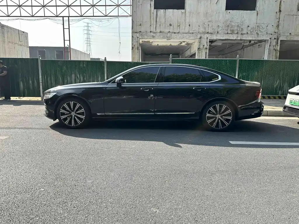 Volvo S90 — фото 11