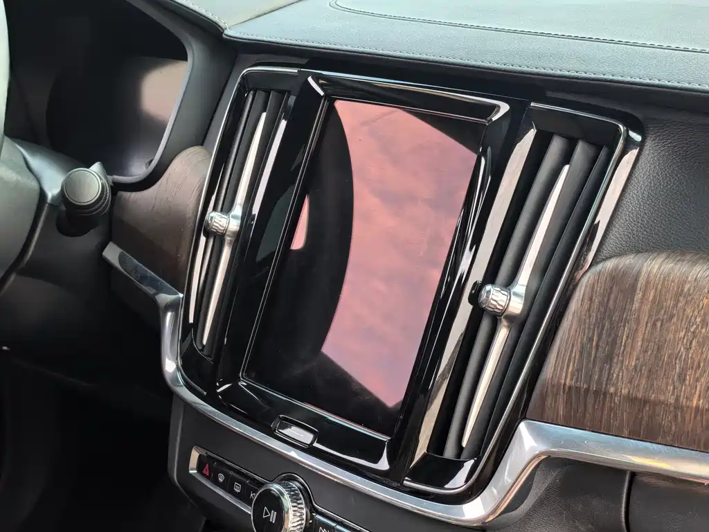 Volvo S90 — фото 15
