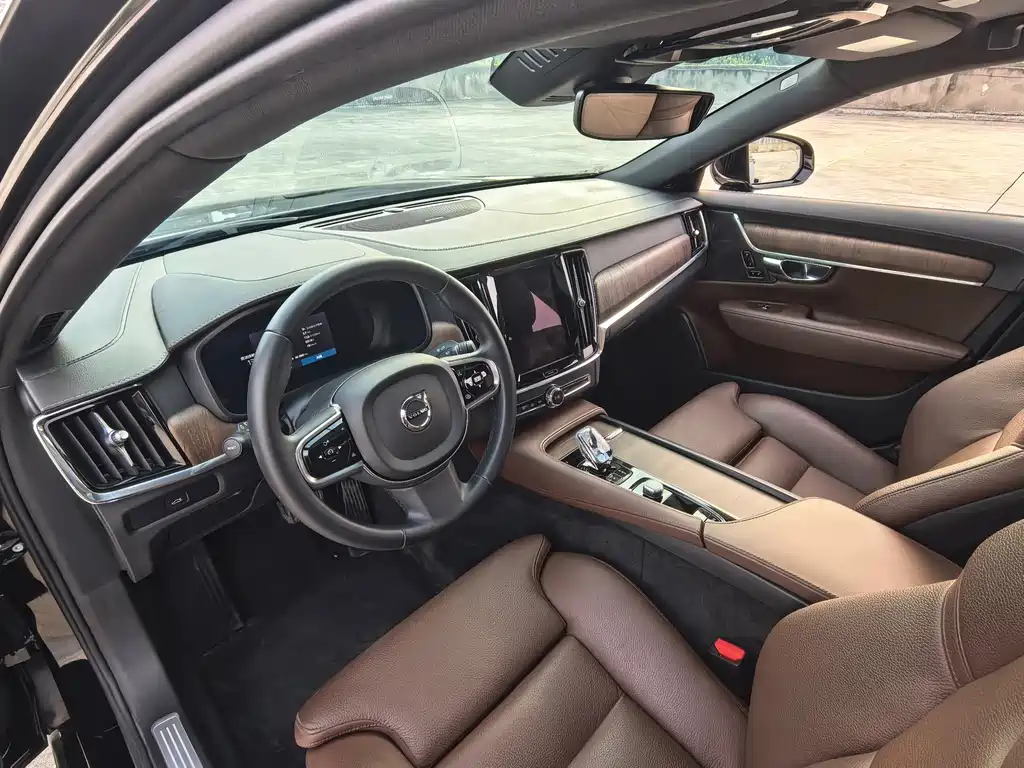 Volvo S90 — фото 18