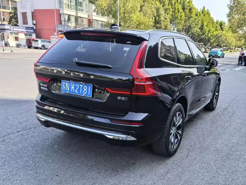 Volvo XC60 — фото 5