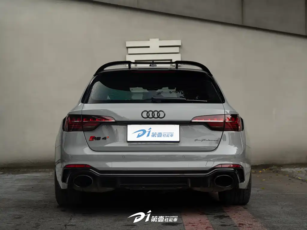 Audi RS 4 — фото 4