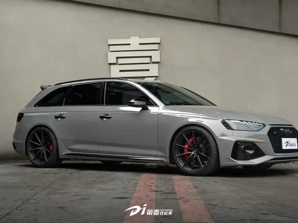 Audi RS 4 — фото 6