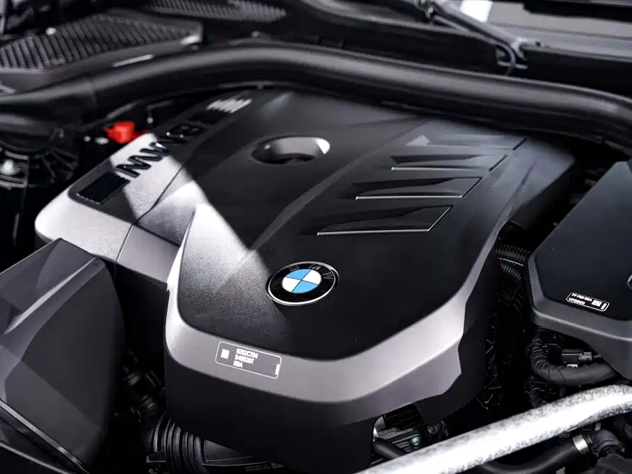 BMW 5 Series — фото 13