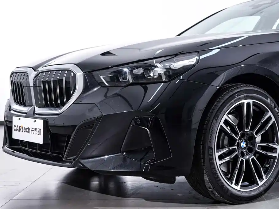BMW 5 Series — фото 3