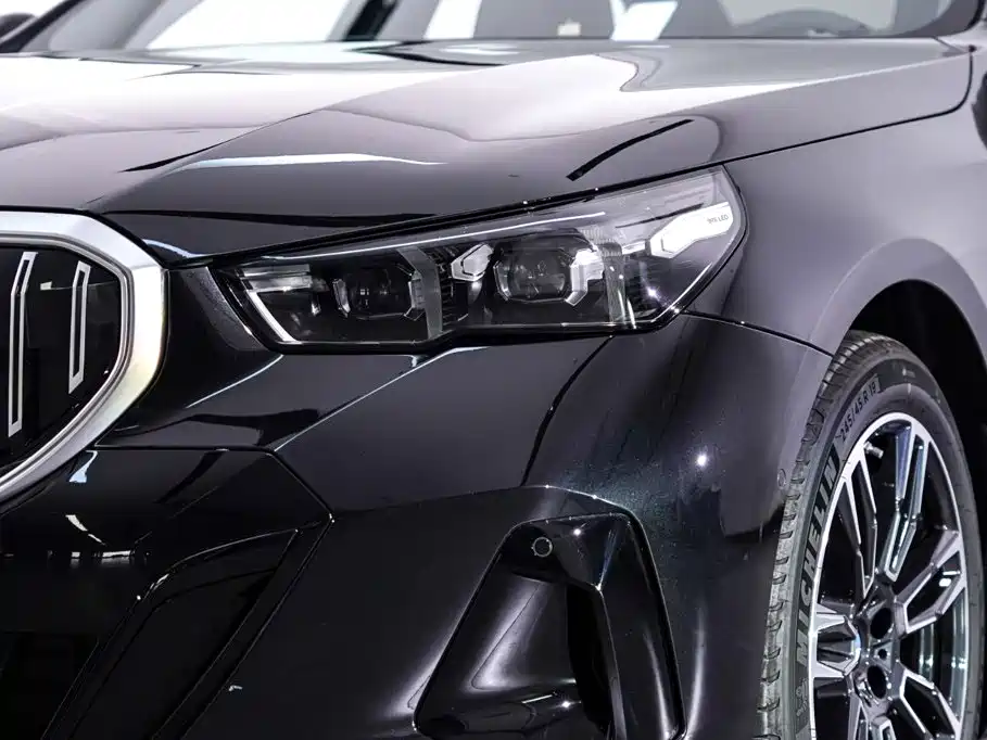 BMW 5 Series — фото 10