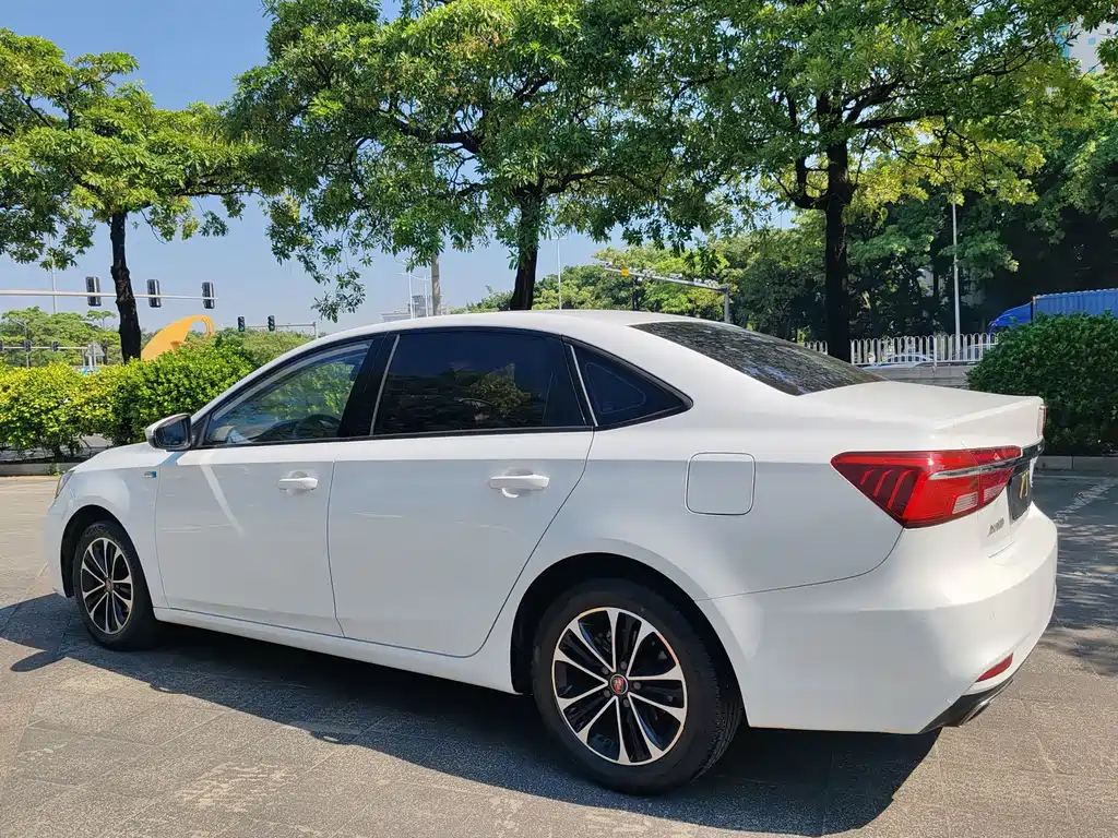 Roewe i6 Classic — фото 6