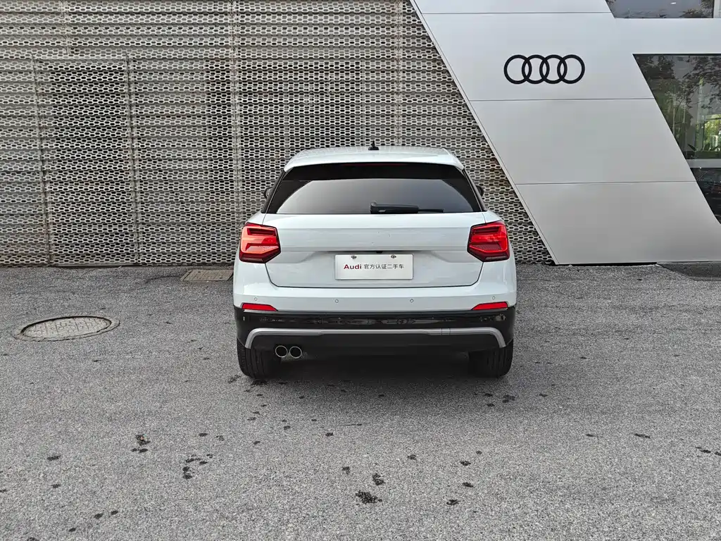 Audi Q2L — фото 5