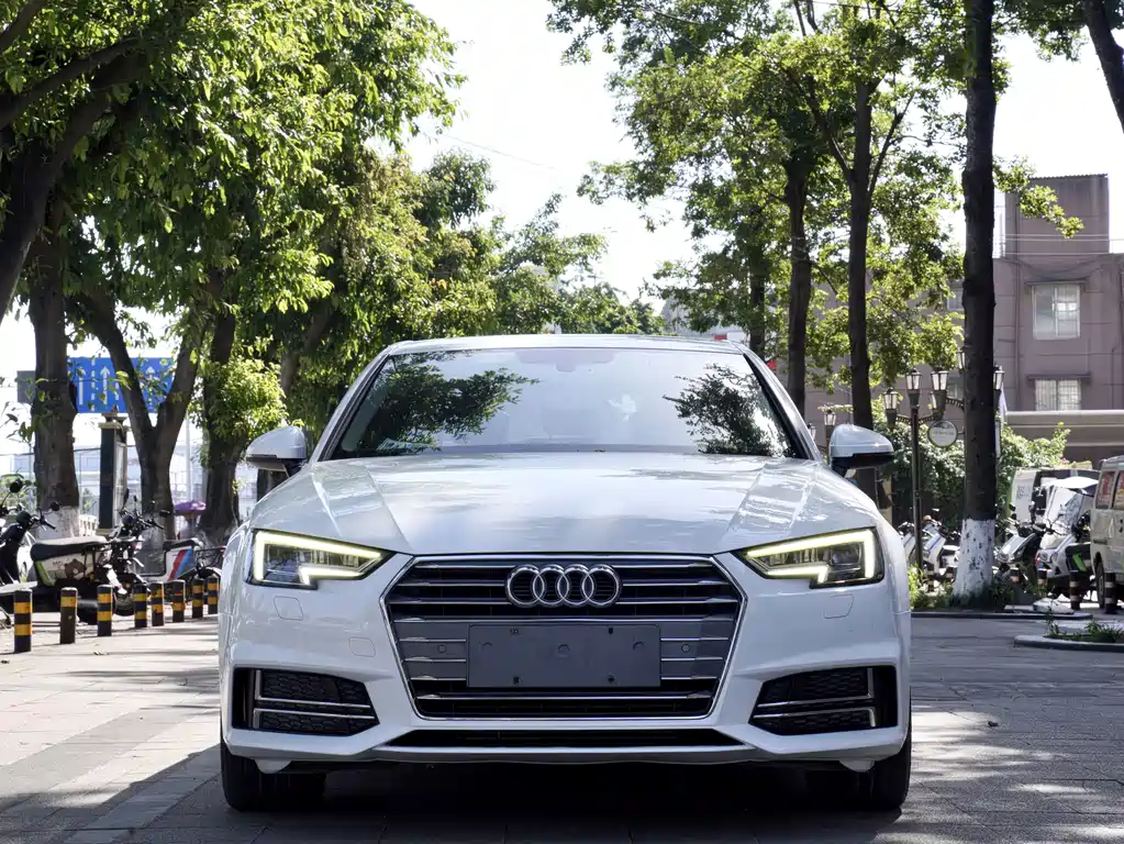 Audi A4L — фото 2