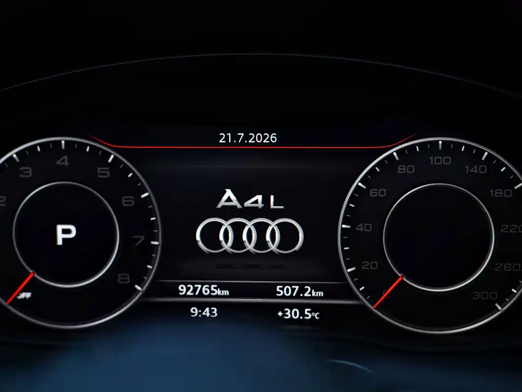 Audi A4L — фото 5