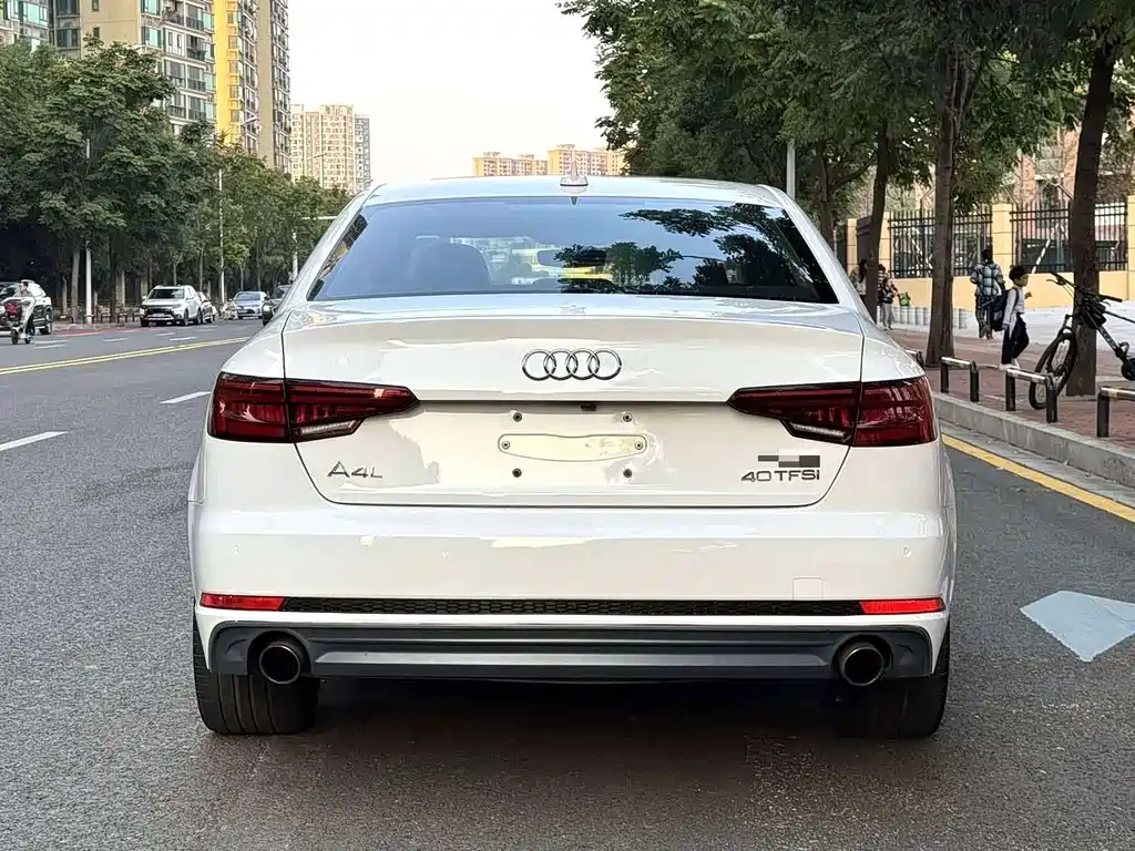 Audi A4L — фото 9