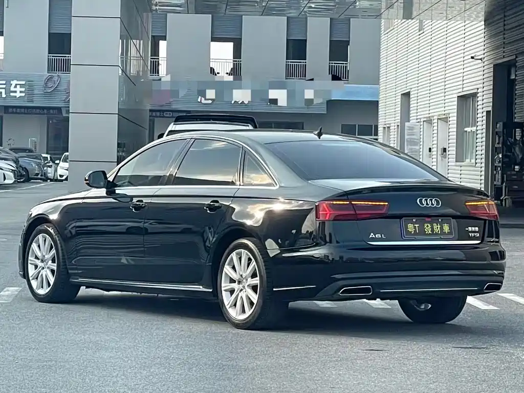 Audi A6L — фото 8