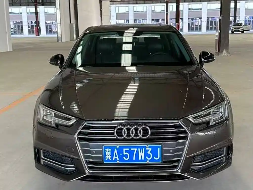 Audi A4L — фото 7