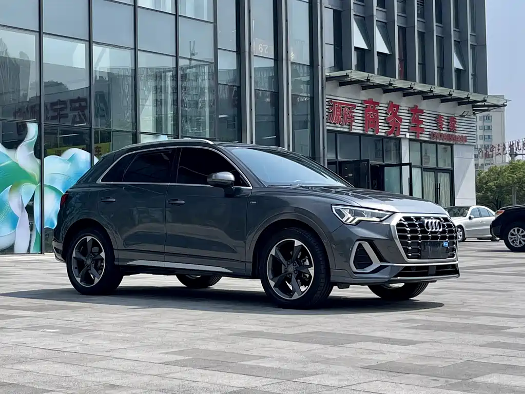 Audi Q3 — фото 3