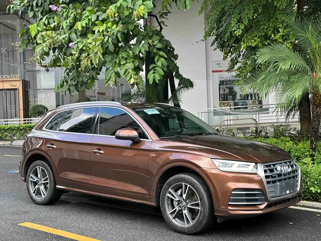 Audi Q5L — фото 3