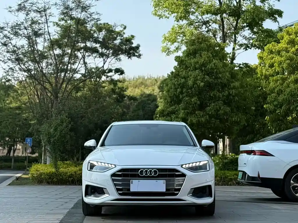 Audi A4L — фото 2