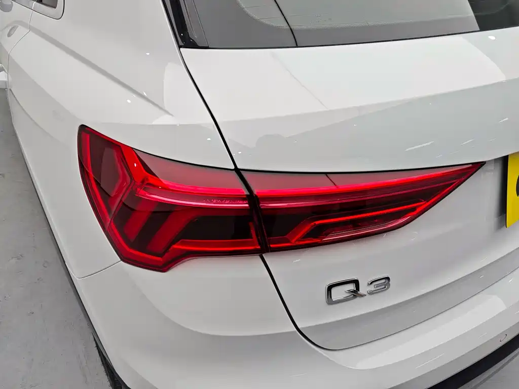 Audi Q3 — фото 13