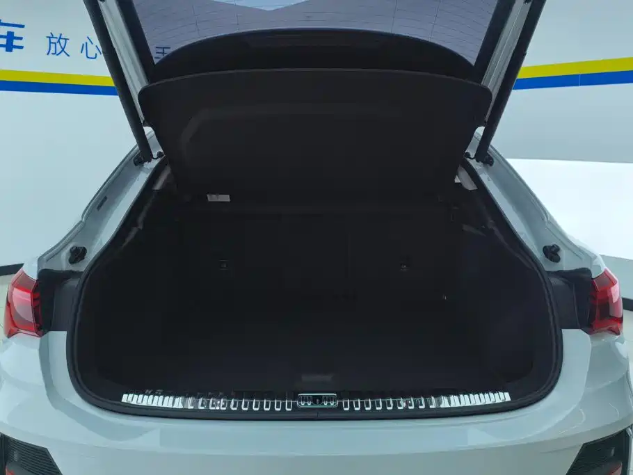 Audi Q3 Sportback — фото 4