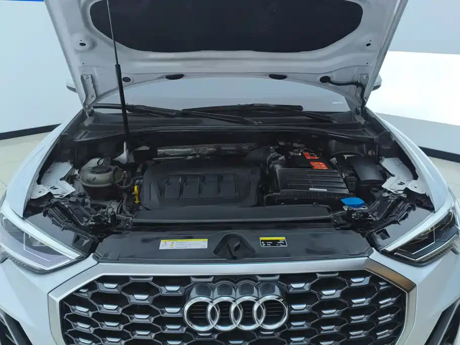 Audi Q3 Sportback — фото 10