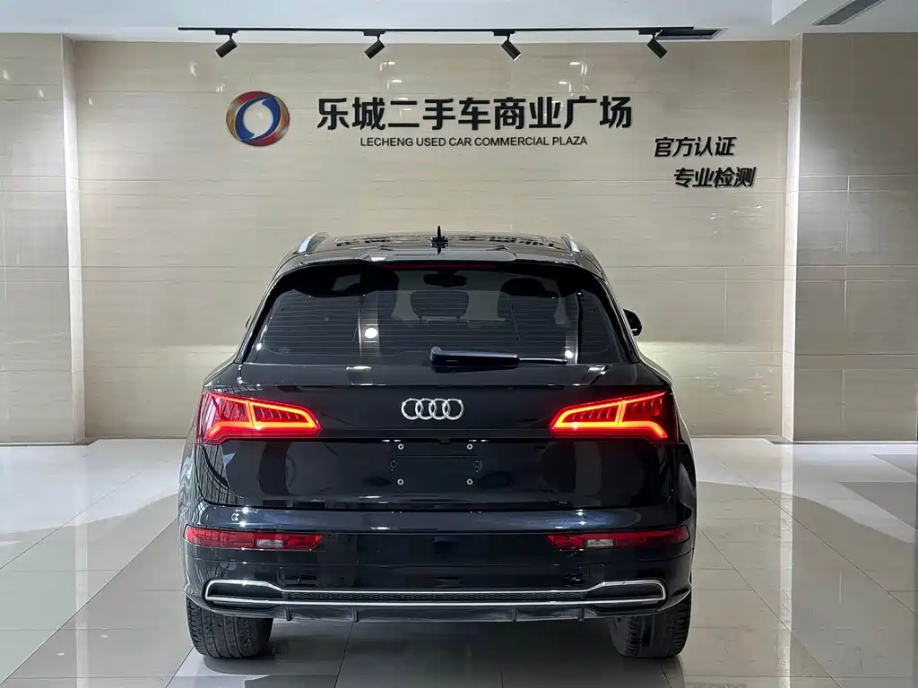Audi Q5L — фото 4