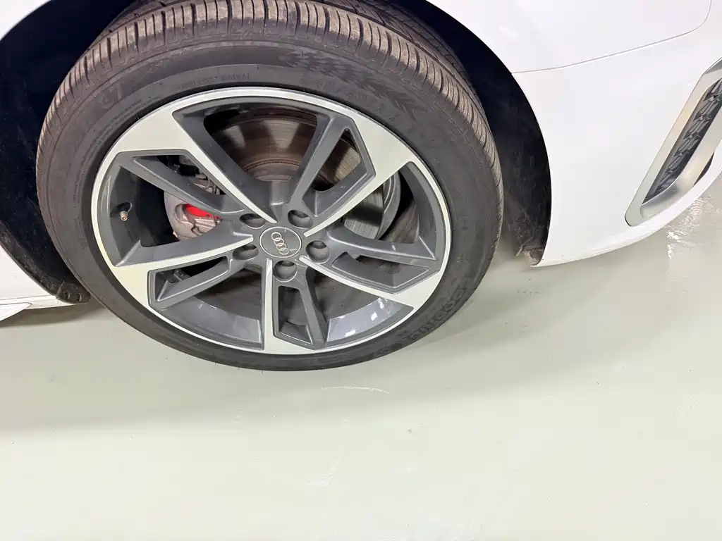 Audi A4L — фото 4