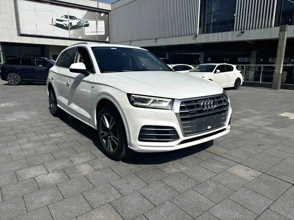 Audi Q5L — фото 3