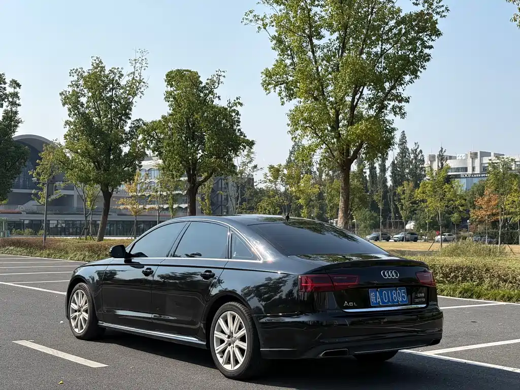 Audi A6L — фото 16