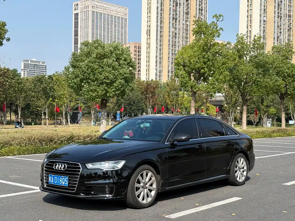 Audi A6L — фото 1