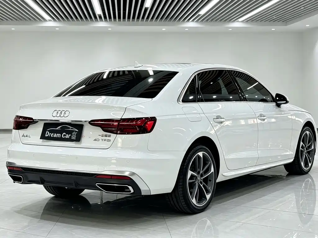 Audi A4L — фото 7