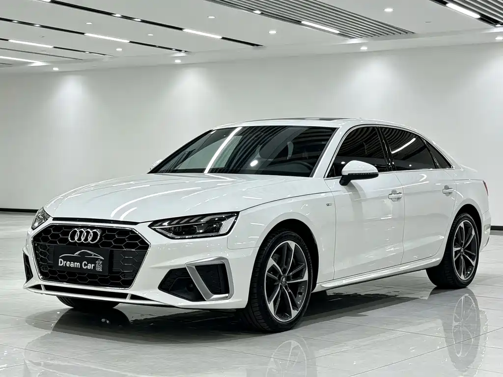 Audi A4L — фото 1