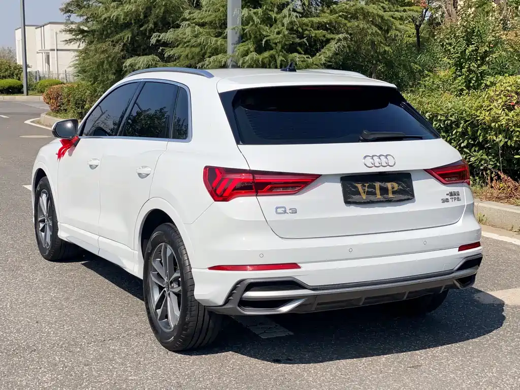 Audi Q3 — фото 7
