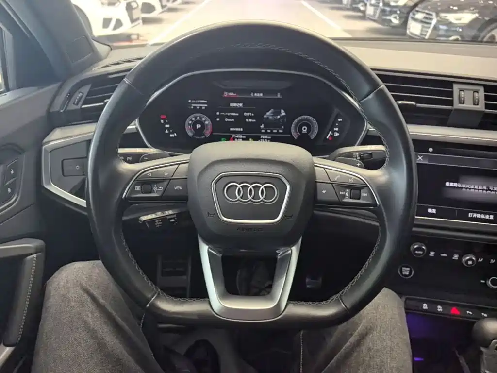 Audi Q3 — фото 10