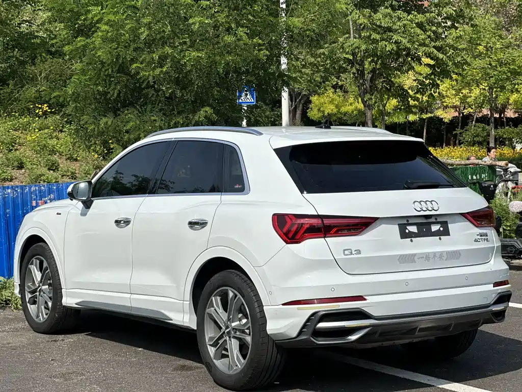 Audi Q3 — фото 9