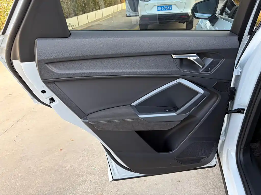 Audi Q3 Sportback — фото 17