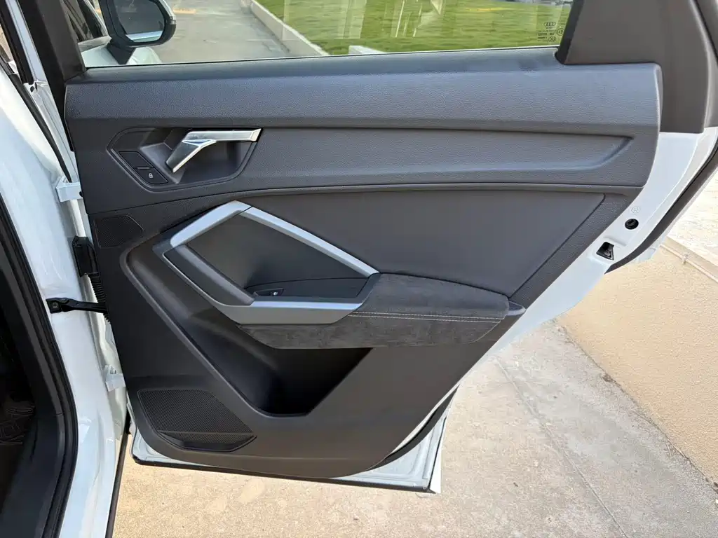 Audi Q3 Sportback — фото 18