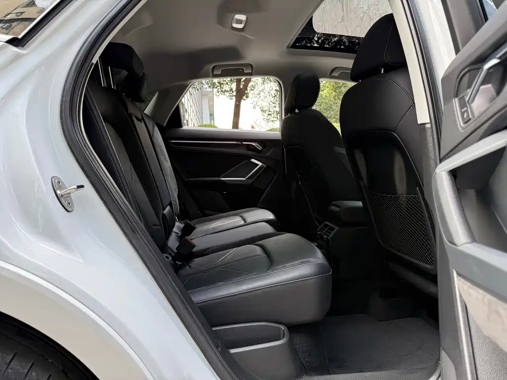 Audi Q3 Sportback — фото 15