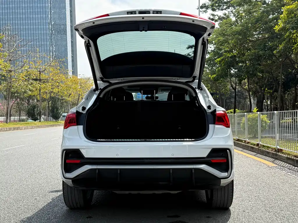Audi Q3 Sportback — фото 17