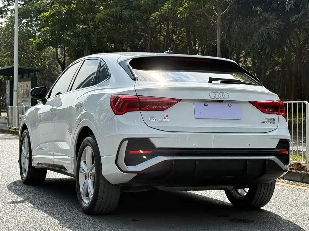Audi Q3 Sportback — фото 18
