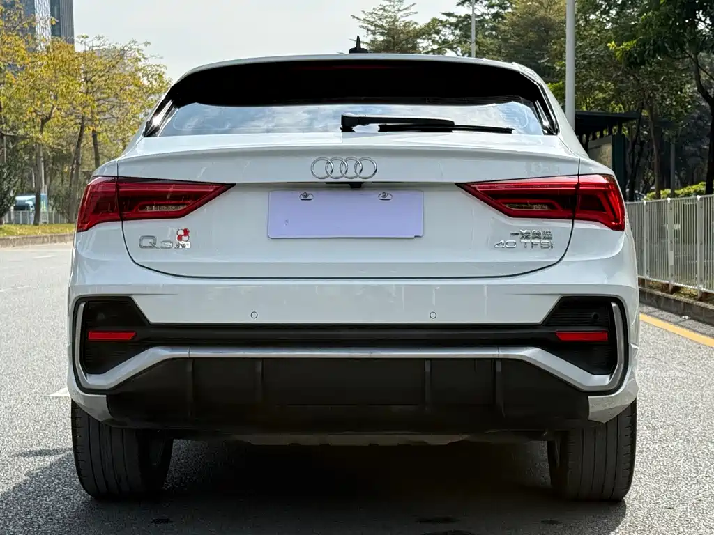 Audi Q3 Sportback — фото 19