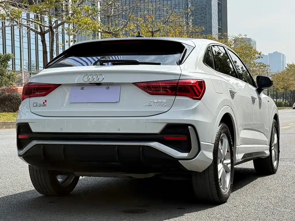 Audi Q3 Sportback — фото 20