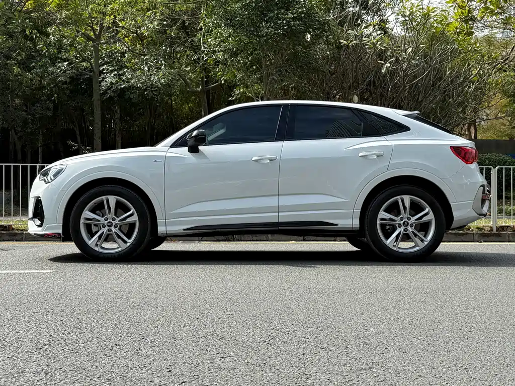Audi Q3 Sportback — фото 4