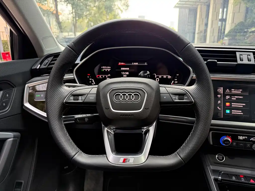 Audi Q3 Sportback — фото 10