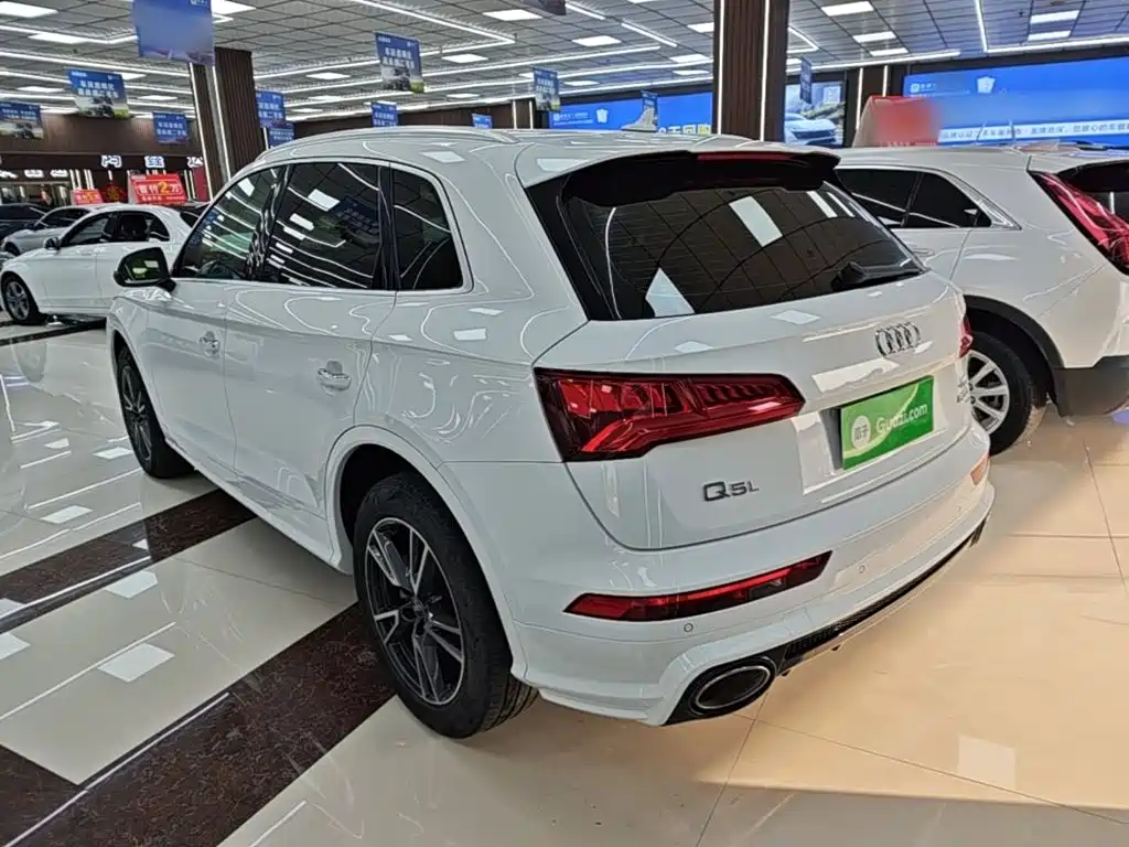Audi Q5L — фото 4