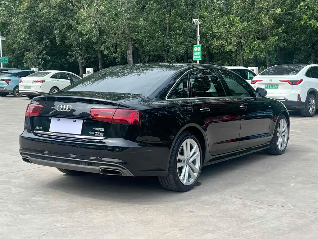 Audi A6L — фото 6
