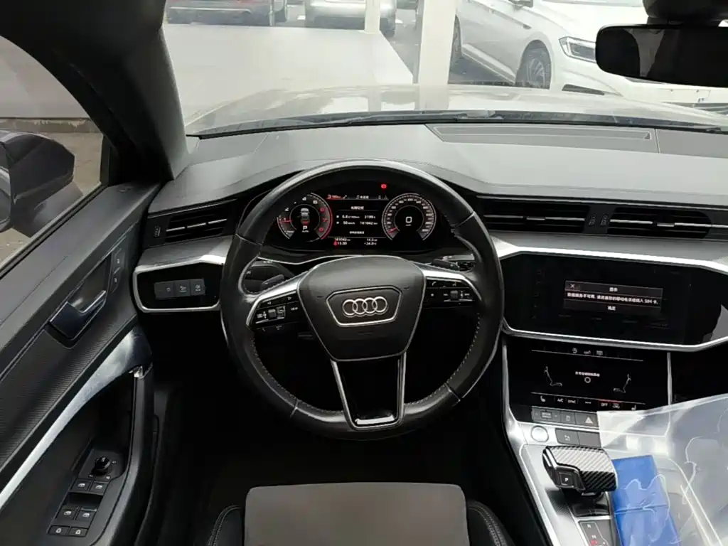 Audi A6L — фото 14